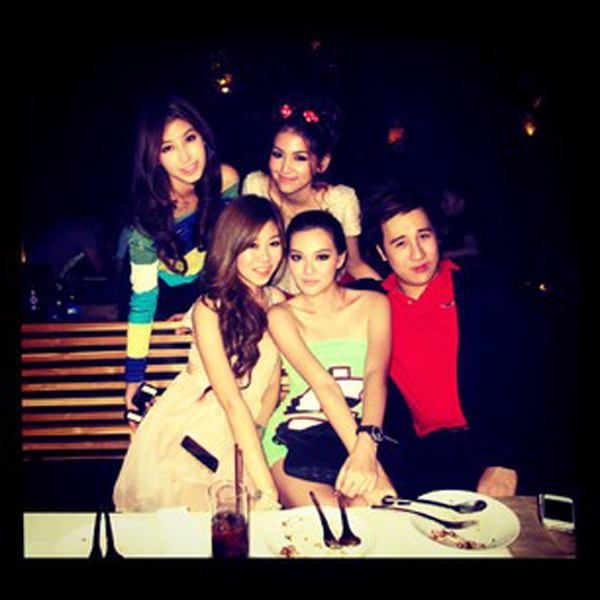 ดิว ควงหนุ่มโชว์หวาน ฤาจะเป็นแฟนใหม่?