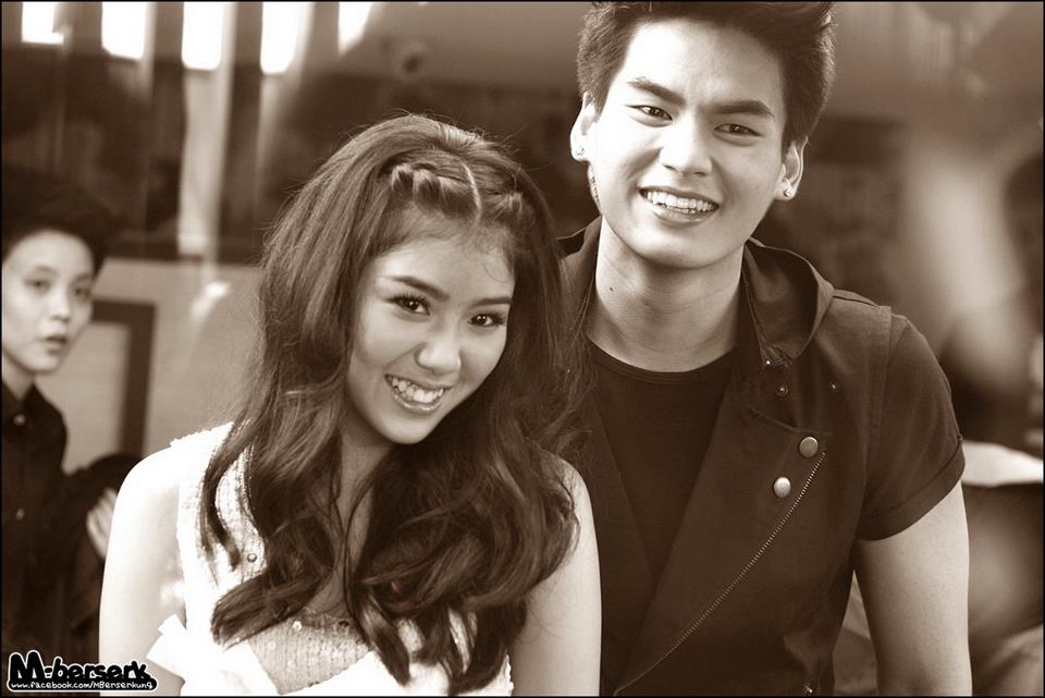 The Star 8 @ รายการเช้าดูวู้ดดี้ [1/3/55]