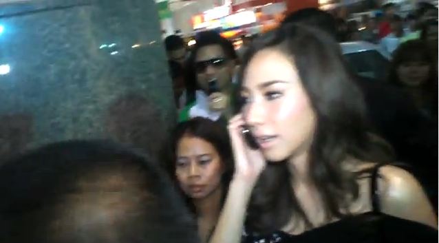 เมื่อ อั้ม พัชราภา มางาน  mini motor show2012