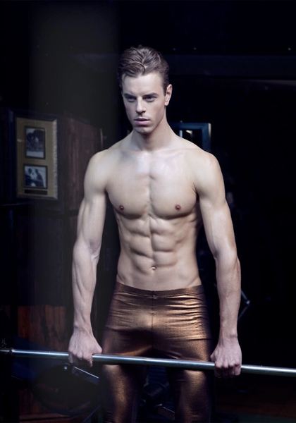 Work It Out shot by Philipp Jelenska Cuba for Vangardist, Plus a making of clip