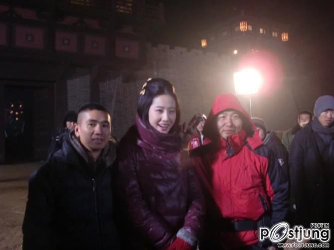 บุกกองถ่าย แม่นาง หลิว อี้ เฟย 铜雀台Tong Que Tai