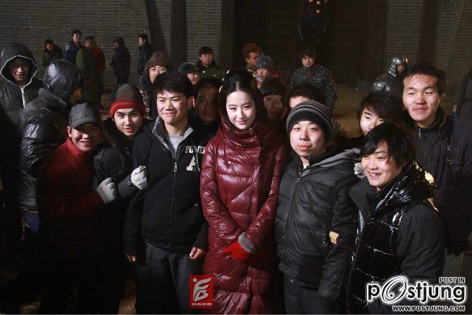 บุกกองถ่าย แม่นาง หลิว อี้ เฟย 铜雀台Tong Que Tai