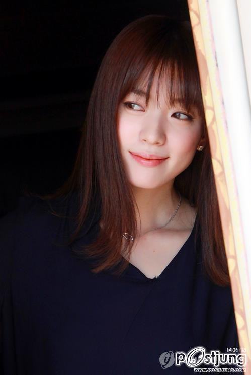 บุกกองถ่ายฮันฮโยจู ดาราเกาหลีทงอีติดในลิสต์ท็อปเท็นดังระดับ เอชีย