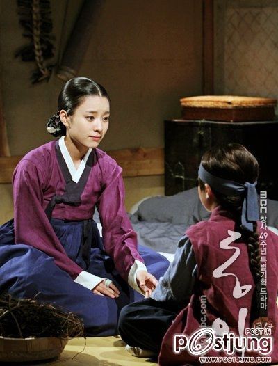 บุกกองถ่ายฮันฮโยจู ดาราเกาหลีทงอีติดในลิสต์ท็อปเท็นดังระดับ เอชีย