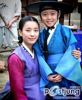 บุกกองถ่ายฮันฮโยจู ดาราเกาหลีทงอีติดในลิสต์ท็อปเท็นดังระดับ เอชีย