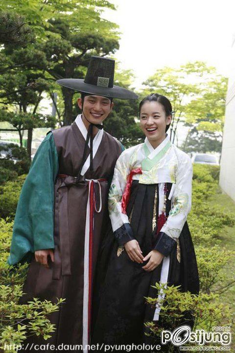 บุกกองถ่ายฮันฮโยจู ดาราเกาหลีทงอีติดในลิสต์ท็อปเท็นดังระดับ เอชีย