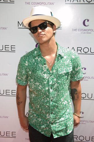 ฝากเพจ Bruno Mars Thailand Fans ค่ะ