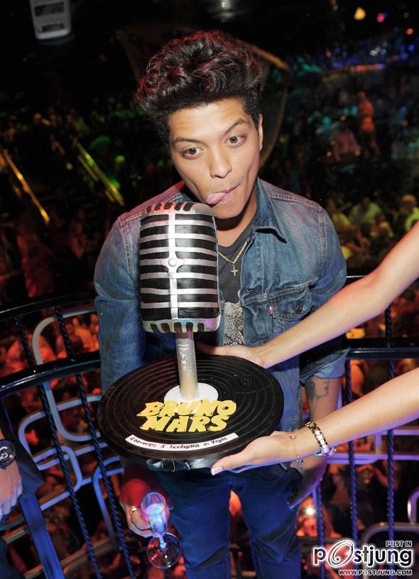 ฝากเพจ Bruno Mars Thailand Fans ค่ะ