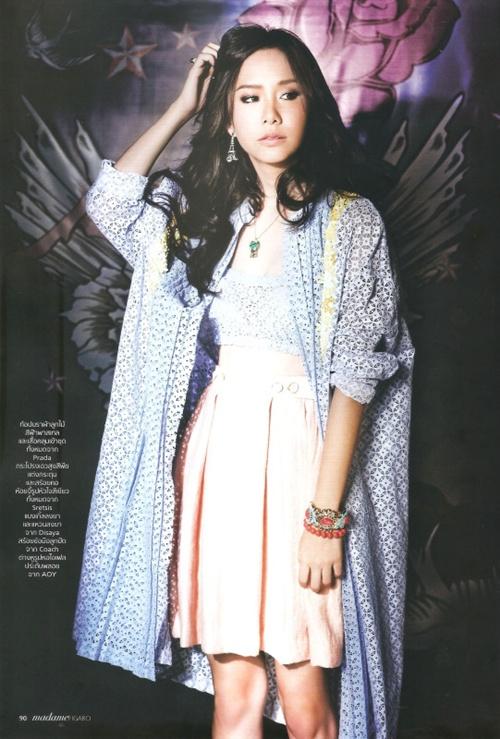 เต้ย จรินทร์พร @ MADAME FIGARO no.104 March 2012