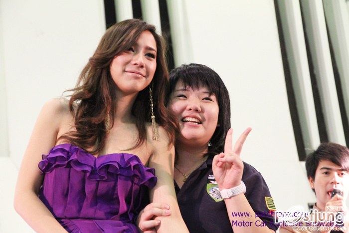 "อั้ม พัชราภา"สวยเบาๆ @ Motor Car Exclusive Show 2012 !!