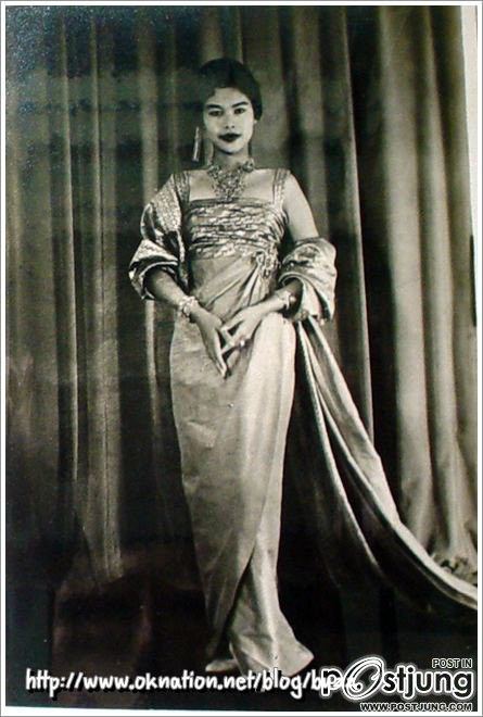 ฉลองพระองค์ ของพระราชินี ตอน ๓