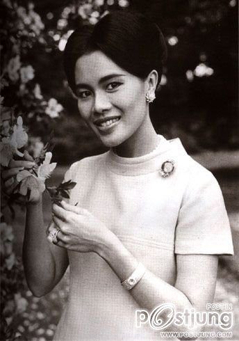 ฉลองพระองค์ ของพระราชินี ตอน ๓