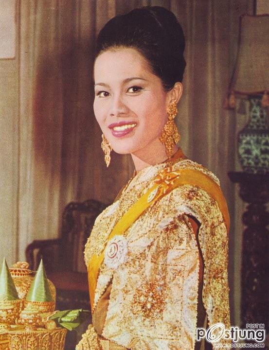 ฉลองพระองค์ ของพระราชินี ตอน ๓