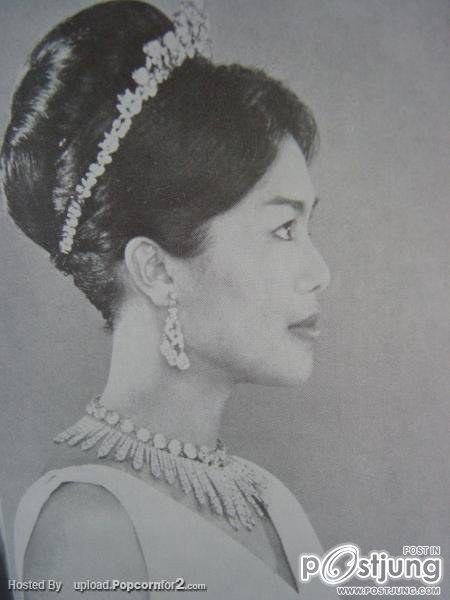 ฉลองพระองค์ ของพระราชินี ตอน ๓