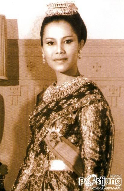 ฉลองพระองค์ ของพระราชินี ตอน ๓