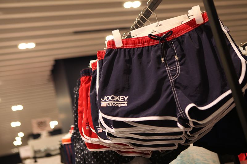 ภาพบรรยากาศงาน "JOCKEY Play on the beach"