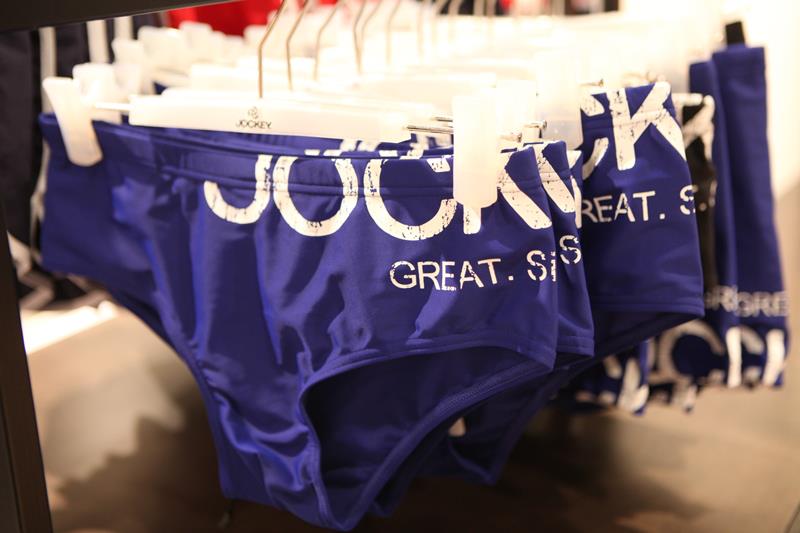 ภาพบรรยากาศงาน "JOCKEY Play on the beach"