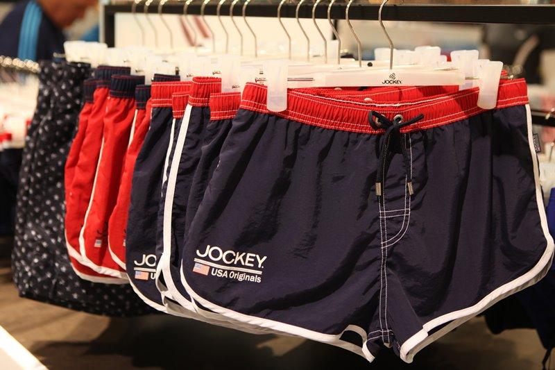 ภาพบรรยากาศงาน "JOCKEY Play on the beach"