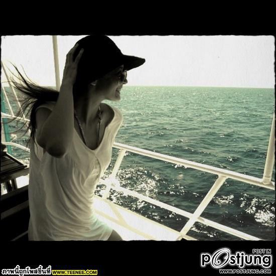 เอมี่ กลิ่นประทุม - ซี ศิวัฒน์