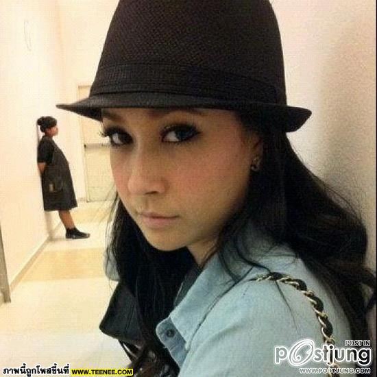 เอมี่ กลิ่นประทุม - ซี ศิวัฒน์