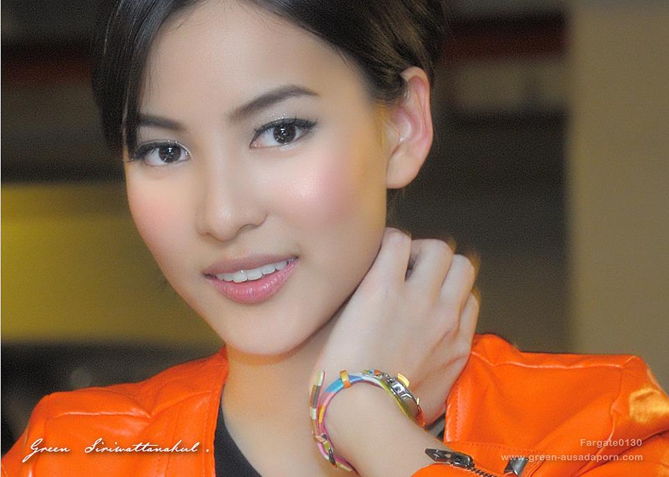 พี่ กรีน กับ พี่นาว หน้าคล้ายๆกัน เนอะ