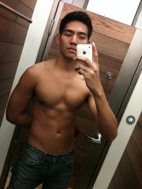 ถ่ายเองกับมือ 3