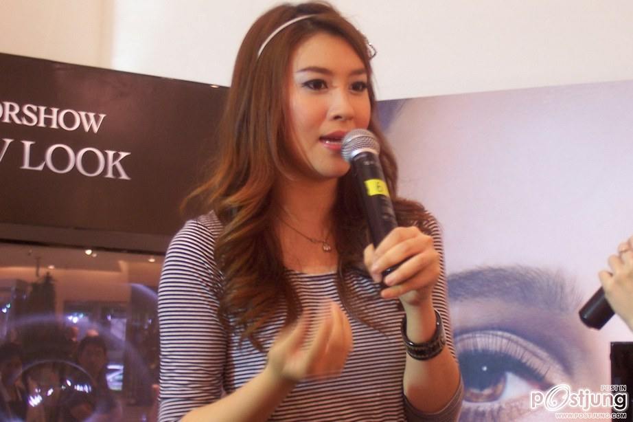 เชียร์ ... น่าร๊ากกก อ่ะ ^-^