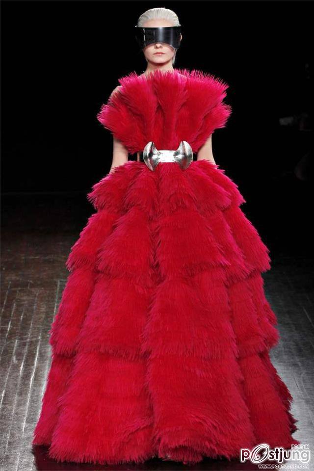 Paris Fashion Week : Alexander McQueen F/W 2012