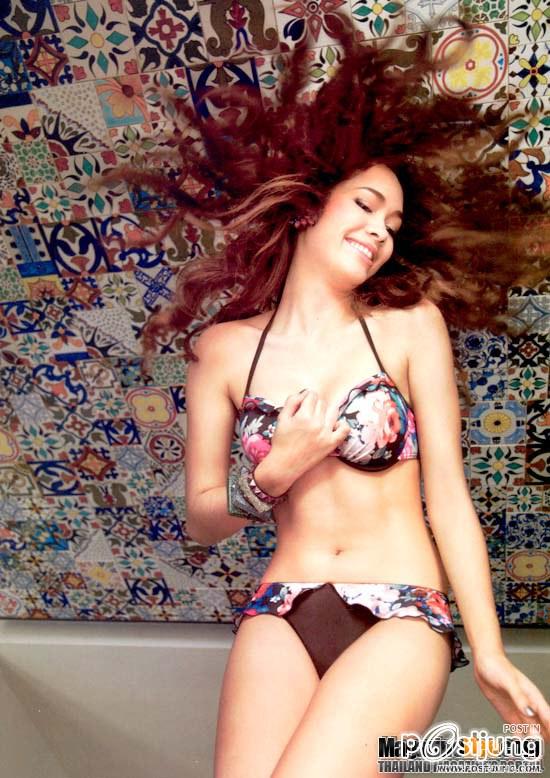 ซารา บอลล์ ชุดว่ายน้ำ ปกพลอยแกมเพชร