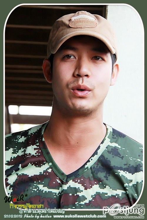 พี่เวียร์ชุดทหารวิ้งๆ