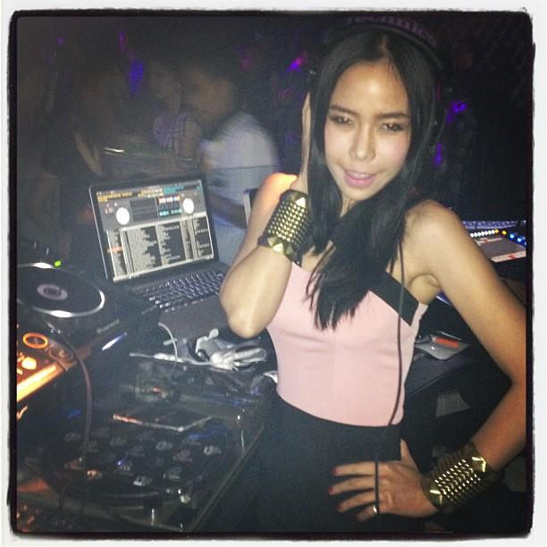 DJ Roxy June ดีเจหญิงแนวหน้าของเมืองไทย