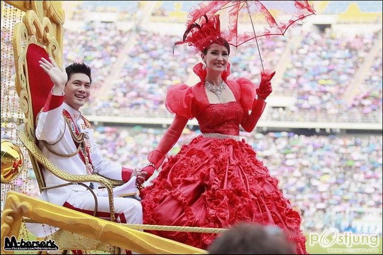 "PIC "แอน -แอฟ-ชมพู่" ประชัน สวย เริ่ด อลัง " ในชุดสีแดง ! "