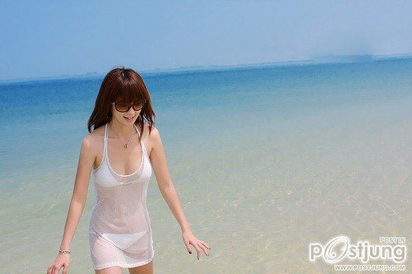 ล่นน้ำกันไหม กับสาวหมวย สวยเซ็กซี่ การันตีความขาว