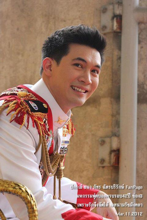 เคน ธีรเดช หล่อล้ำในงานฉลอง42ปีช่อง3