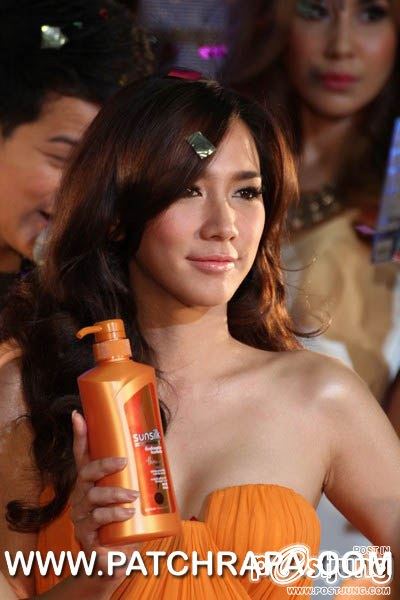 ประมวลภาพ"อั้ม พัชราภา"เริ่ดหรู@Home fresh mart....Hair colorful festival 2012!!!