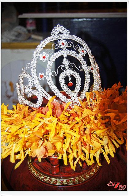 มงกุฏเทพียี่เป็งเชียงใหม่๒๕๕๕