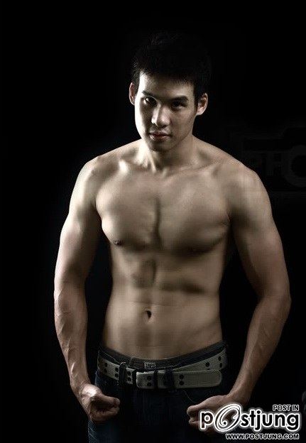 นายแบบหุ่นดีนะ