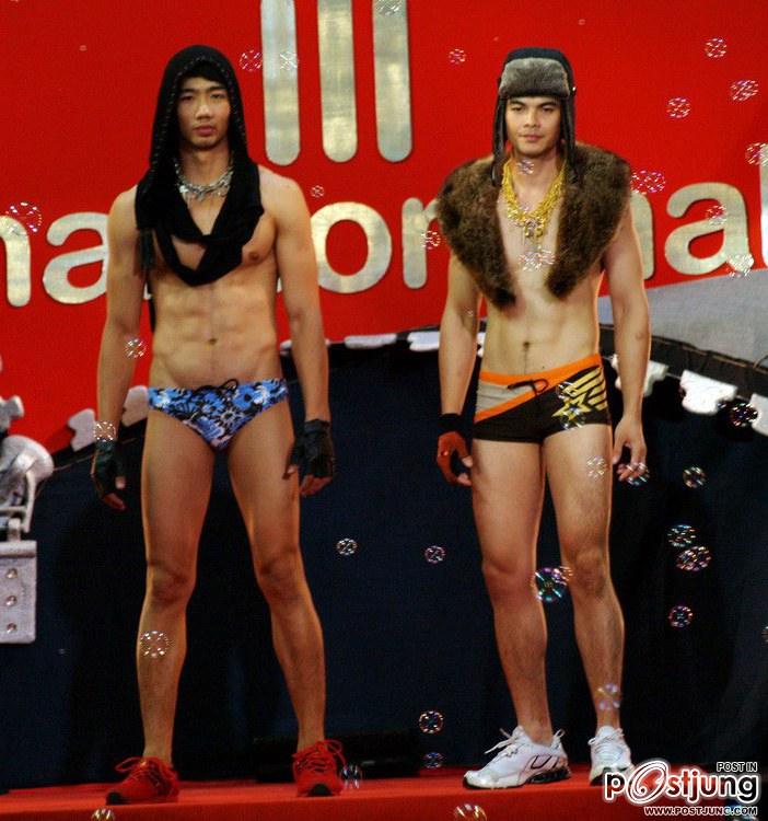 นายแบบหุ่นดีนะ