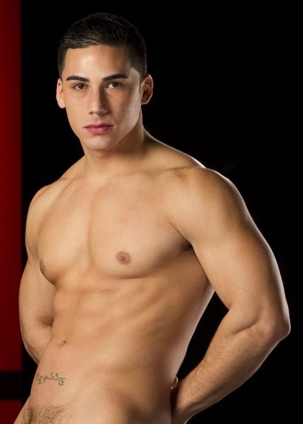 Topher หนุ่มละตินอเมริกันสุดหล่อ