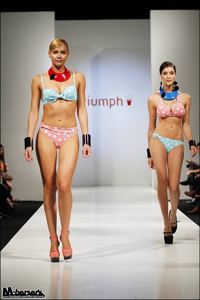 [PiC] นุช สา เมย์ เกรซ @ Triumph Summer Passion Swimwear 2012, Central World [15.3.12]