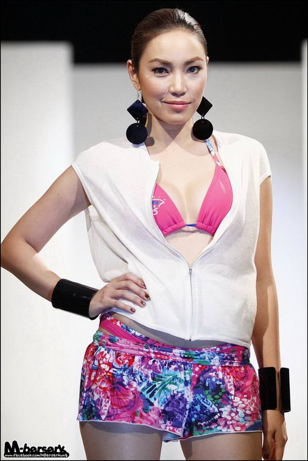 [PiC] นุช สา เมย์ เกรซ @ Triumph Summer Passion Swimwear 2012, Central World [15.3.12]