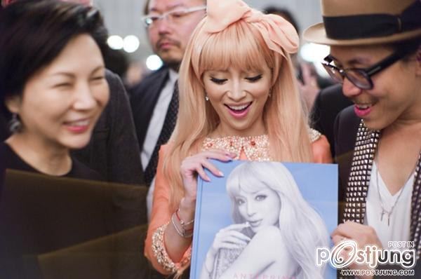 อายูมิ อามาซากิ ผู้หญิง world class