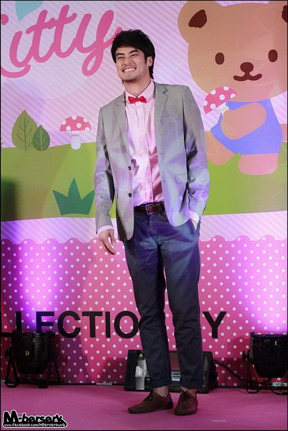 [PiC] บอย ปกรณ์ & ใบเฟิร์น พิมพ์ชนก @ Cotto Kitty , Central World [17.3.2012]