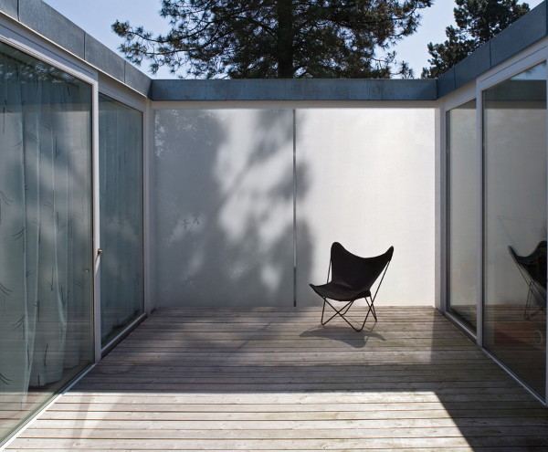 Unusual Summer House hides behind fabric panels