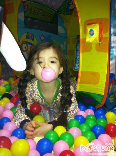 หนูน้อย รอเลน ในhello baby