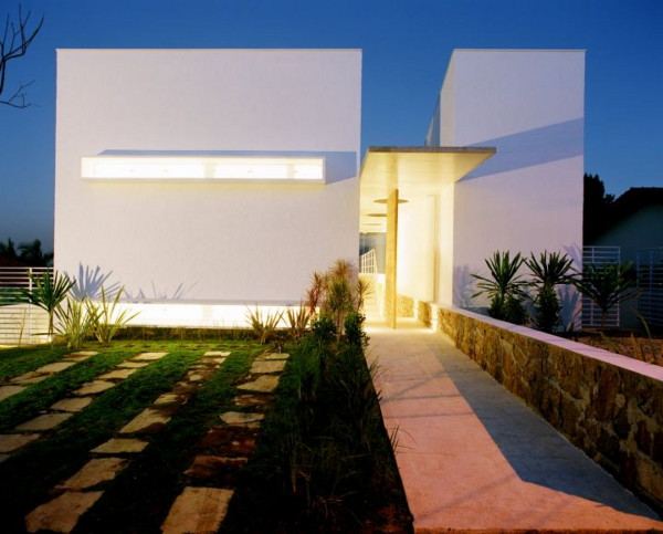 Weekend Retreat Design blends ultra-modern with rural