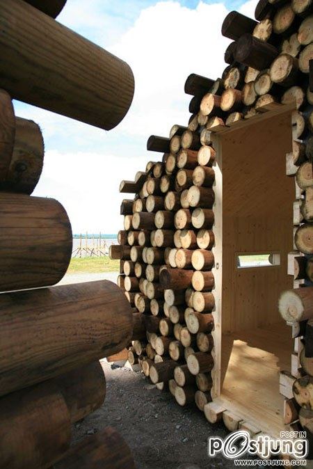 Movable Home by French Architecture Firm - for poets only?