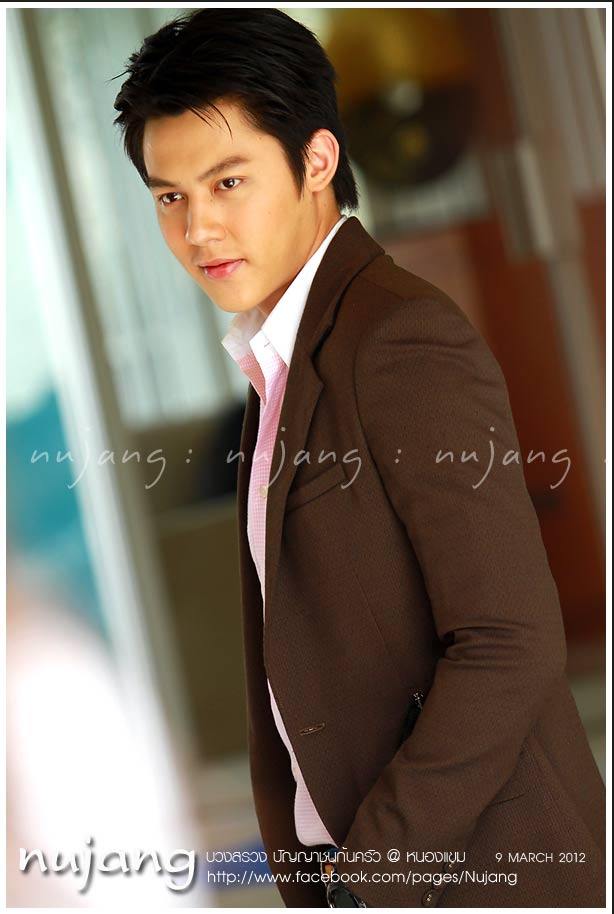 [PIC] บวงสรวงละคร "ปัญญาชนก้นครัว" @ ช่อง 3 หนองแขม [9-3-12]