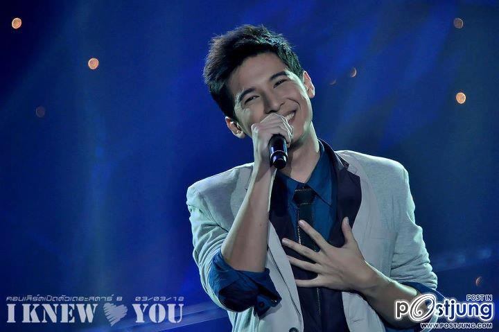 ยิ้มน่ารักกก :)