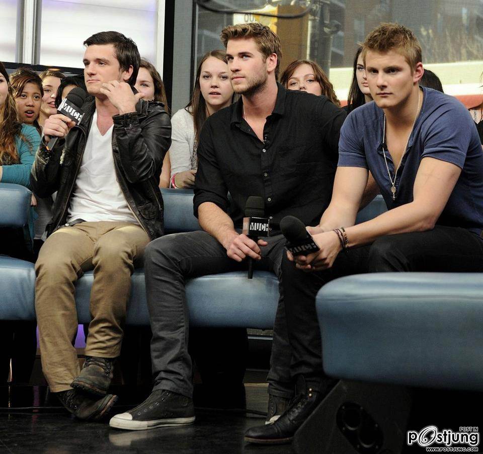 สามหนุ่มเนื้อทอง Josh Hutcherson, Liam Hemsworth และ Alexander Ludwig โชว์หล่อเท่ ไปโปรโมทหนัง The H